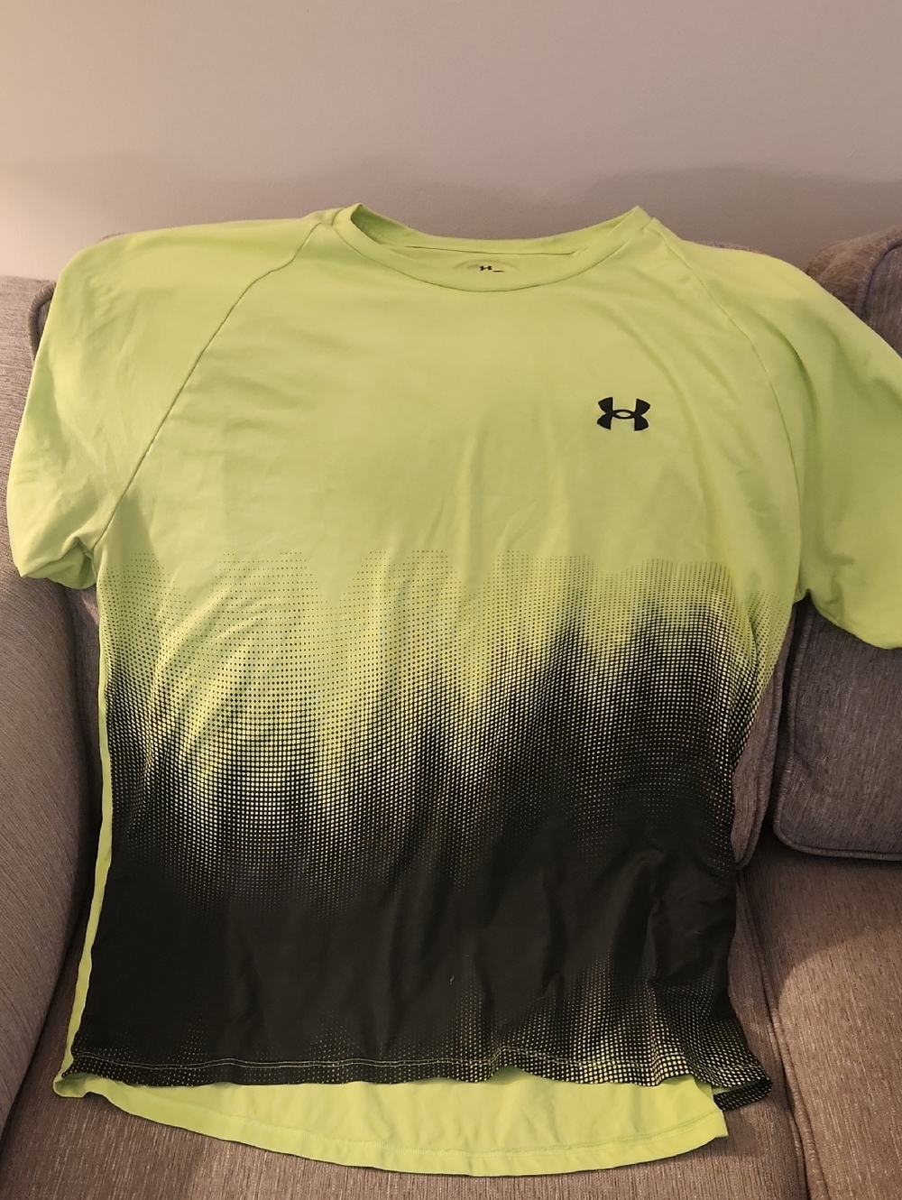 Under Armour Neon Yellow and Black Gradient Short Sleeve Tee